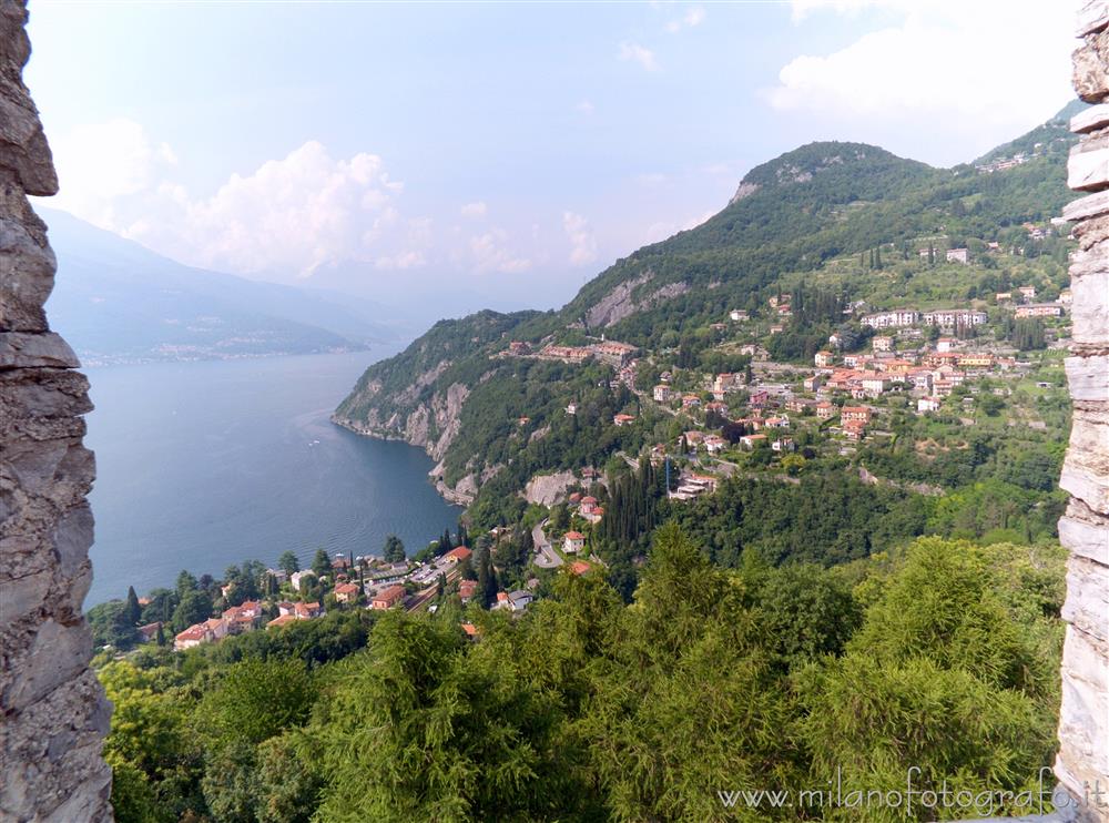 Varenna (Lecco) - Varenna vista dalla sommità della torre del Castello di Vezio